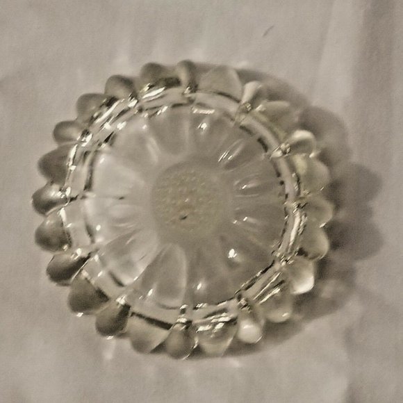 Vintage Crystal Clear Glass Ashtray - Picture 2 of 2